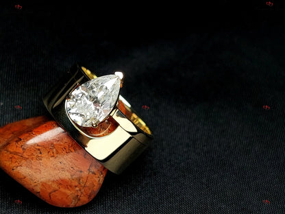 2 Ct Pear Moissanite Engagement Ring