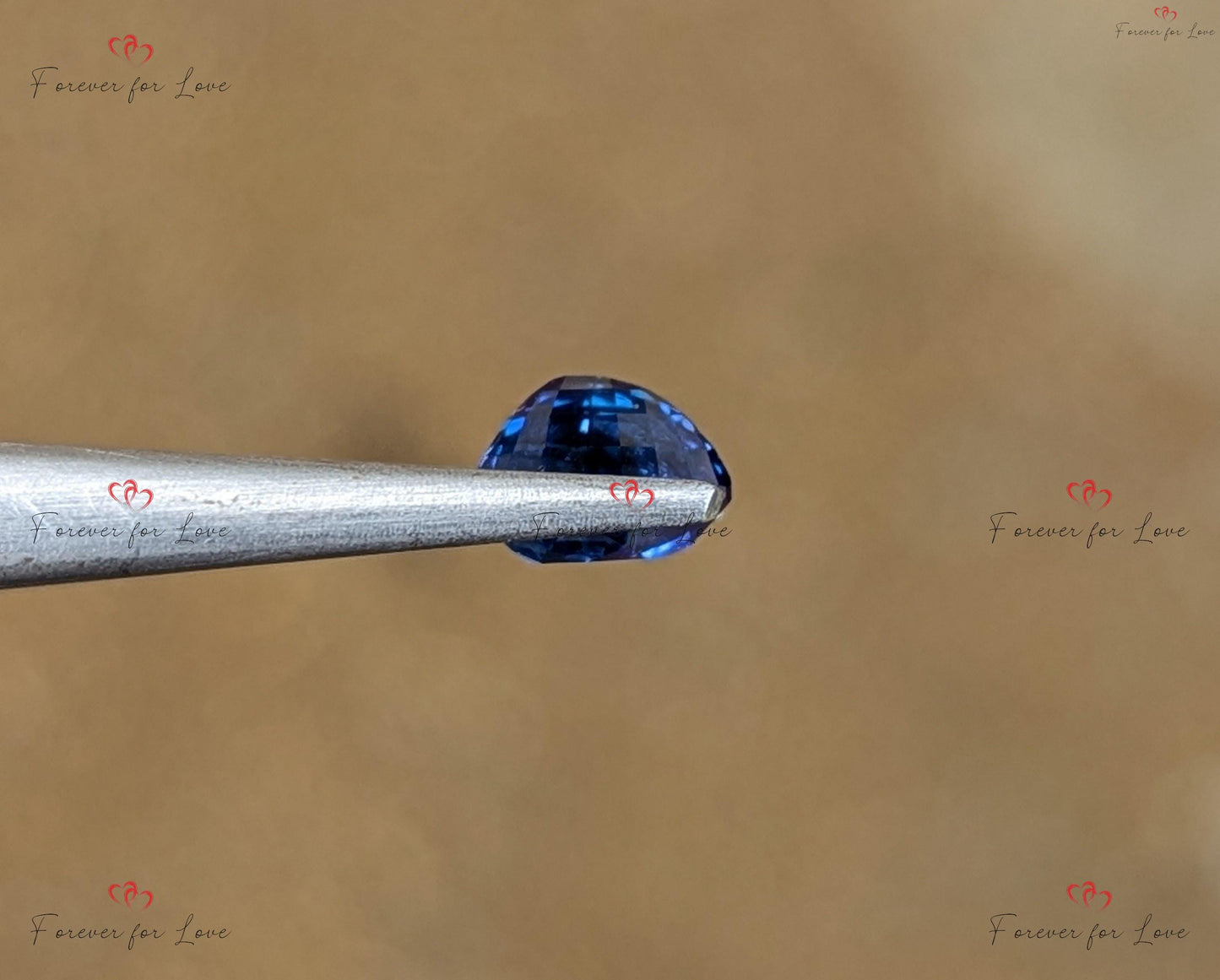 Blauer Saphir 1,20 Karat, leuchtend intensiver blauer, birnenförmiger loser Edelstein, 6,1 x 4,7 x 4,7 mm, unbehandelter Saphir aus Sri Lanka Moissanite engagement ring in Gold or Platinum — custom handcrafted by Forever For Love