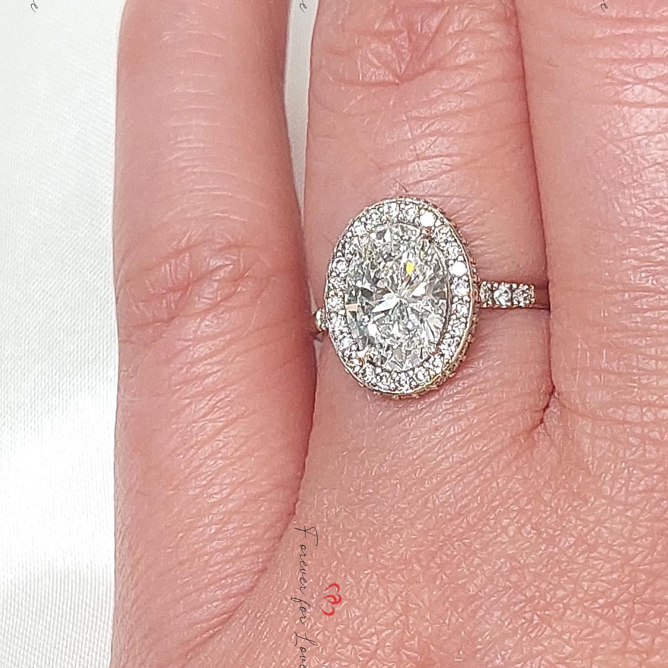 1.5 Ct Oval Diamond Halo Engagement Ring