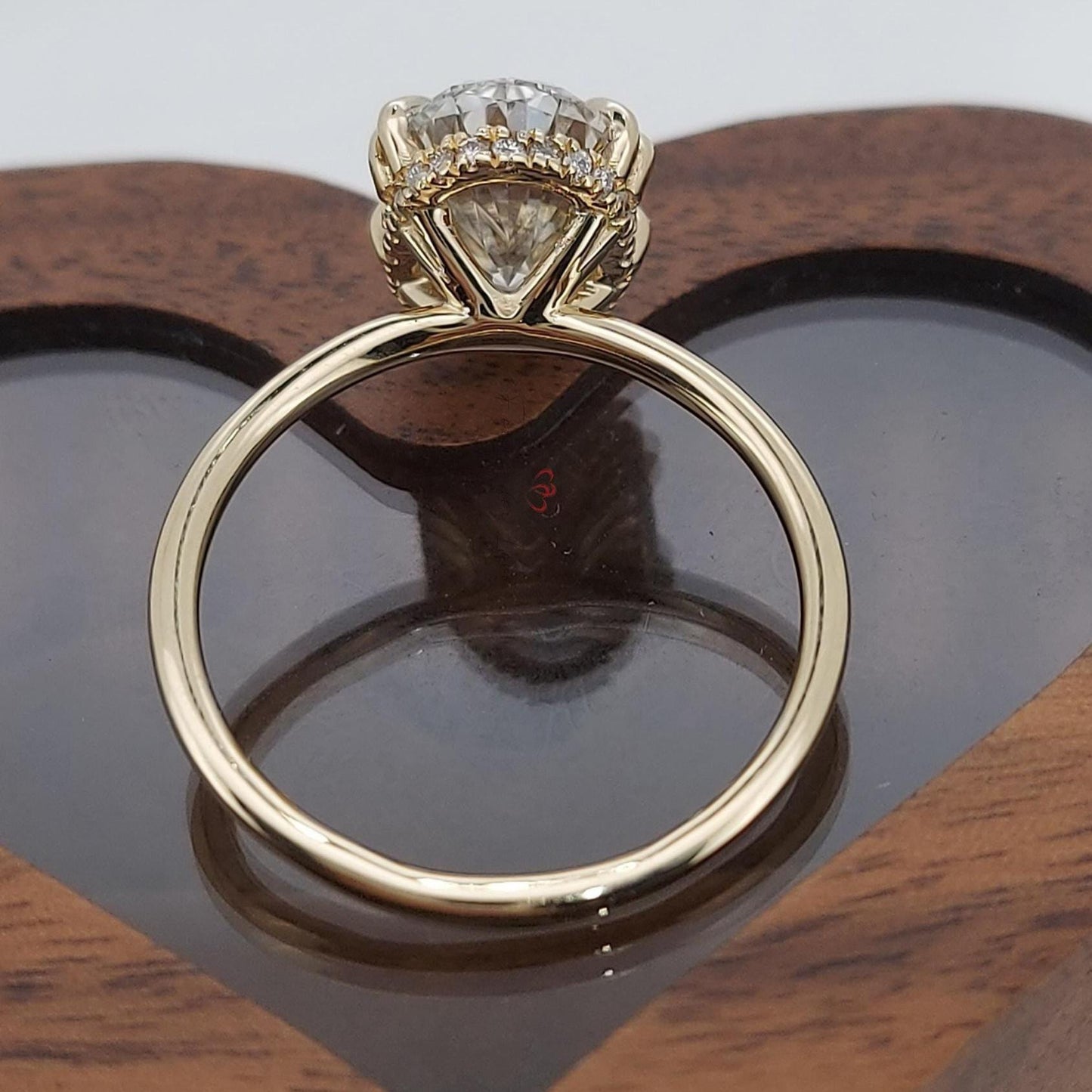 Bague solitaire moderne en diamant ovale de laboratoire de 3 carats Oval cut 1Ct Moissanite taille brillant engagement ring in Gold or Platinum — custom handcrafted by Forever For Love