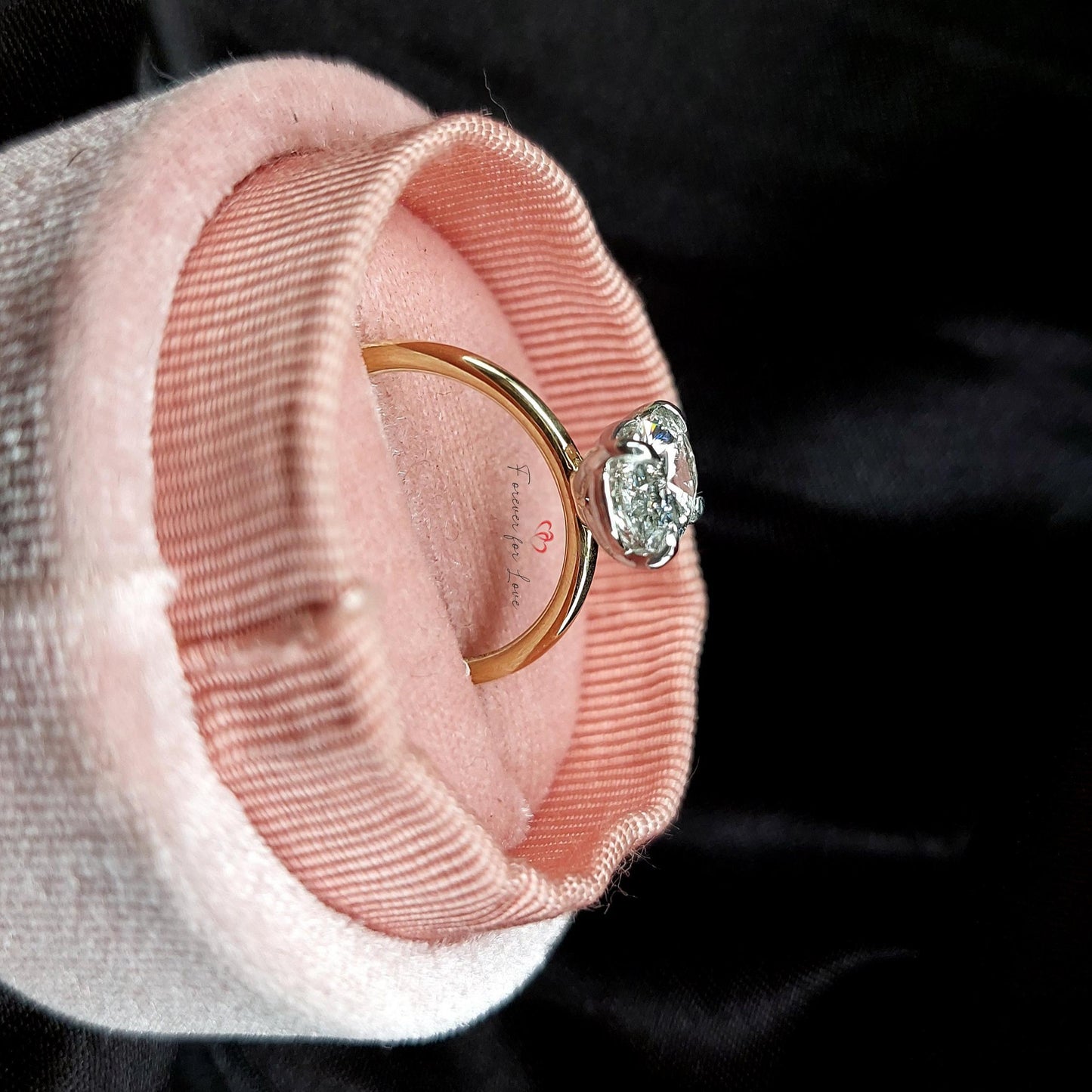 Bague de fiançailles solitaire ovale en diamant de laboratoire de 2 carats Oval cut 1Ct Moissanite taille brillant engagement ring in Gold or Platinum — custom handcrafted by Forever For Love