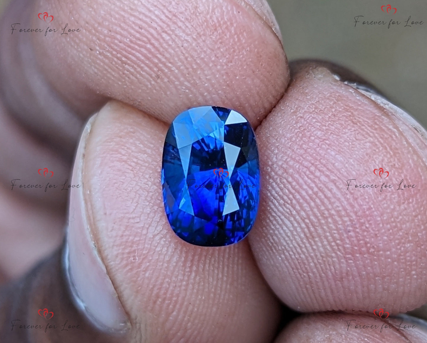 Natürlicher Royalblauer Saphir 3,15 Karat, Kissenschliff loser Edelstein, 9,5 x 6,7 x 6,1 mm, individuelles Schmuckgeschenk für sie Moissanite engagement ring in Gold or Platinum — custom handcrafted by Forever For Love
