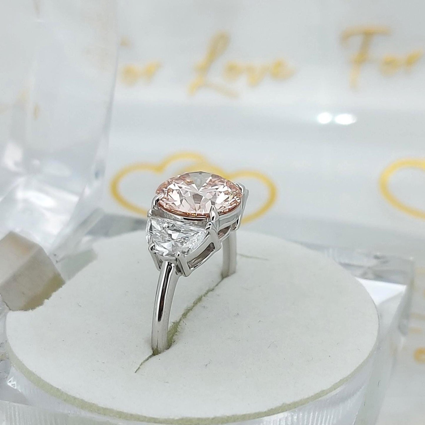Bague de fiançailles trilogie avec diamant rond de laboratoire de 4 carats certifié IGI Round cut Moissanite engagement ring in Gold or Platinum — custom handcrafted by Forever For Love
