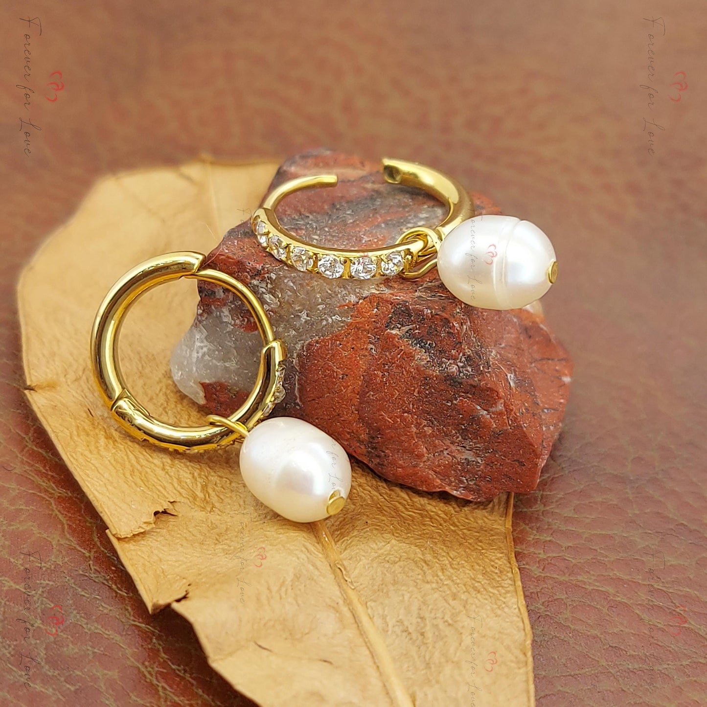 18 Karat Gold, Südsee-Perlenohrringe, große Perlenohrringe, Südseeperle, Creolen, Brautohrringe, Huggie-Ohrringe, Geschenk für sie Moissanite engagement ring in Gold or Platinum — custom handcrafted by Forever For Love