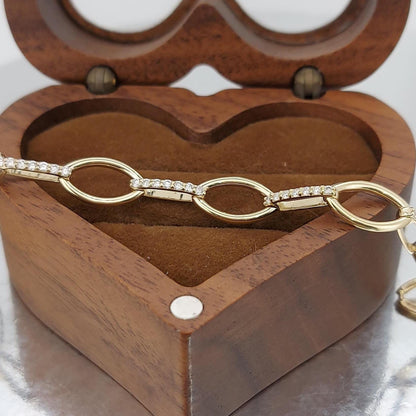 Armband aus 14 Karat Massivgold mit Büroklammerkette, zartes Goldarmband, Labor-Diamant-Pavé-Armband, Jubiläumsgeschenk für sie.