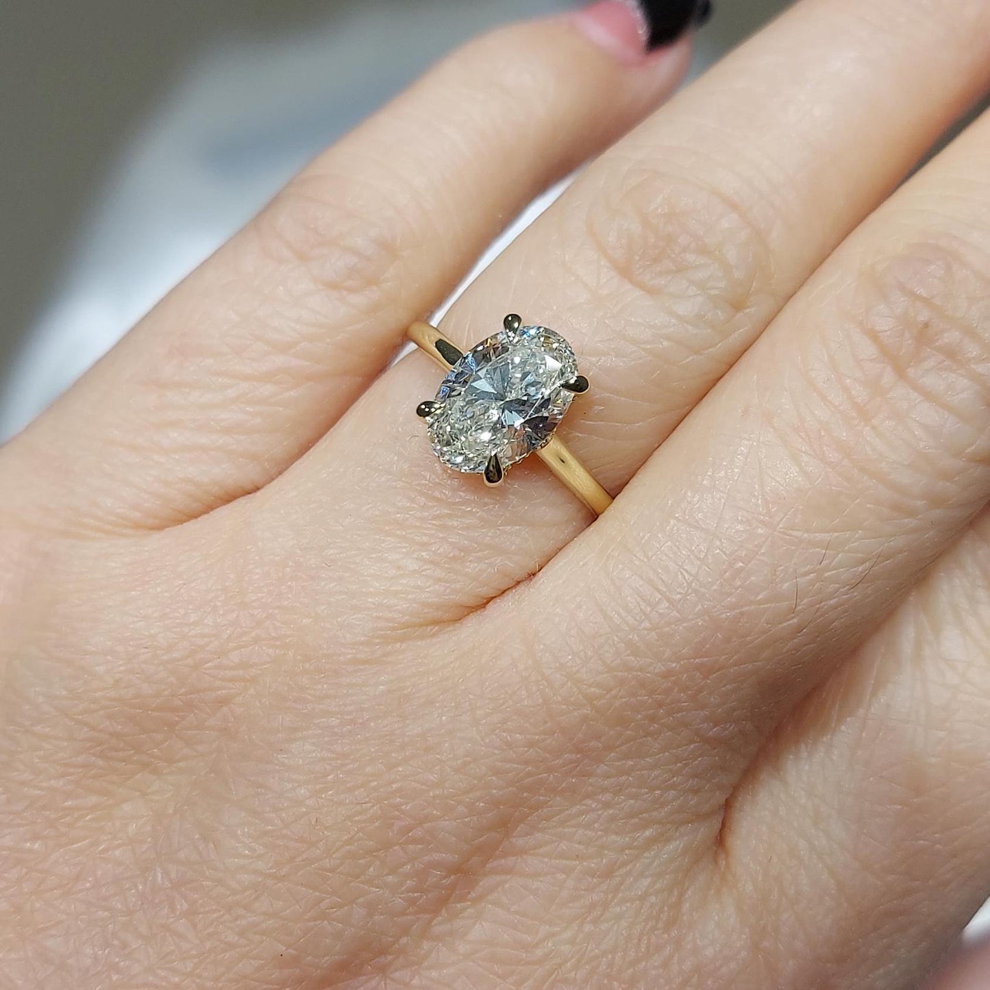 2 Karat IGI zertifizierter ovaler Labor-Diamant-Verlobungsring Oval cut Moissanite engagement ring in 935er Argentium Silber — custom handcrafted by Forever For Love
