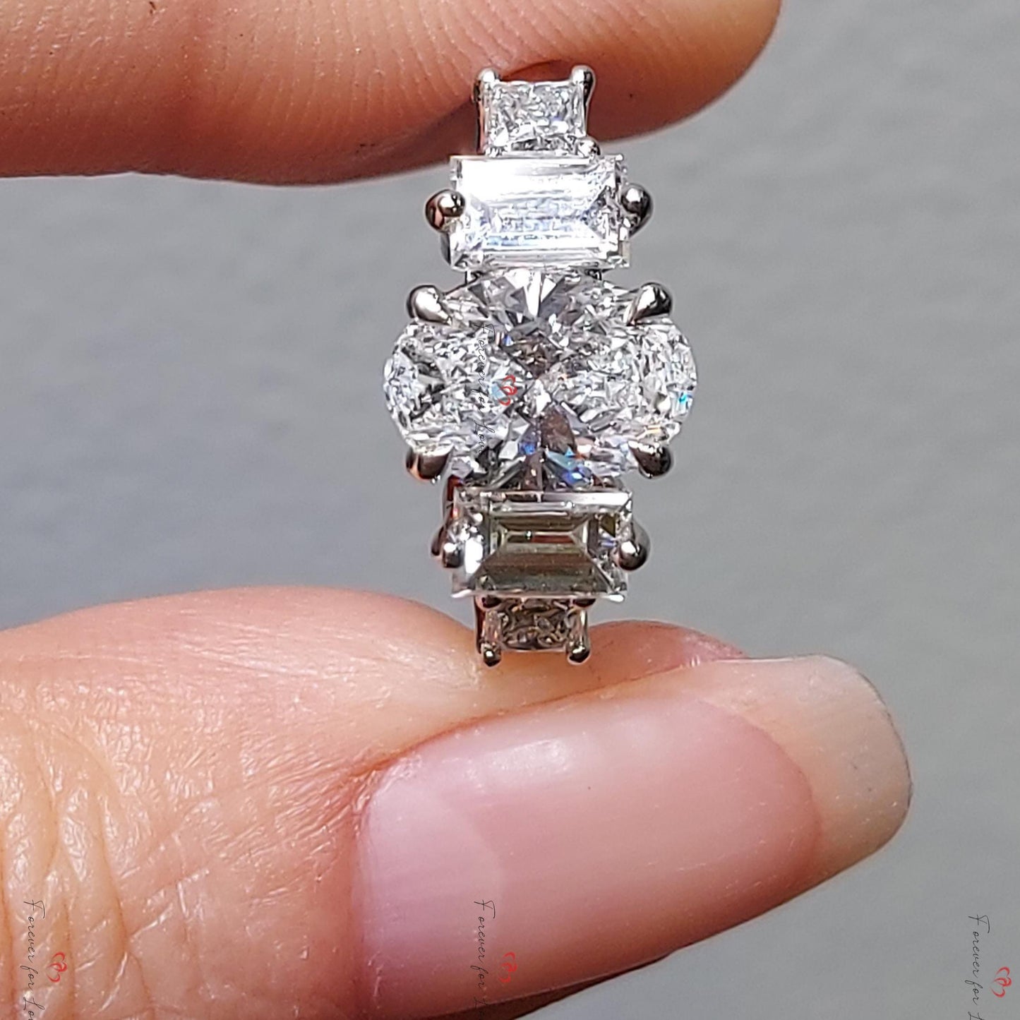 1,5 Karat Baguette Diamant Solitär Verlobungsring Baguette cut Moissanite engagement ring in 935 Argentium Silber — custom handcrafted by Forever For Love