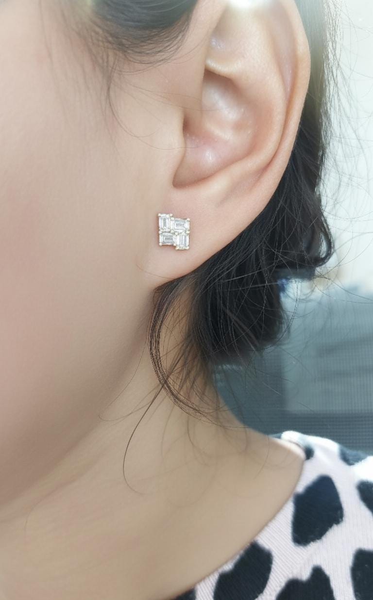 Smaragdgeschliffene Ohrstecker, Ohrstecker, 14k Gold Ohrstecker, 1 Karat Gesamtgewicht Geschenk für sie Moissanite engagement ring in Gold or Platinum — custom handcrafted by Forever For Love