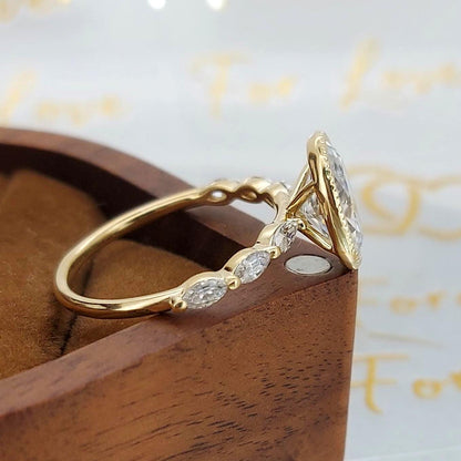 IGI Certified Oval Diamond Band