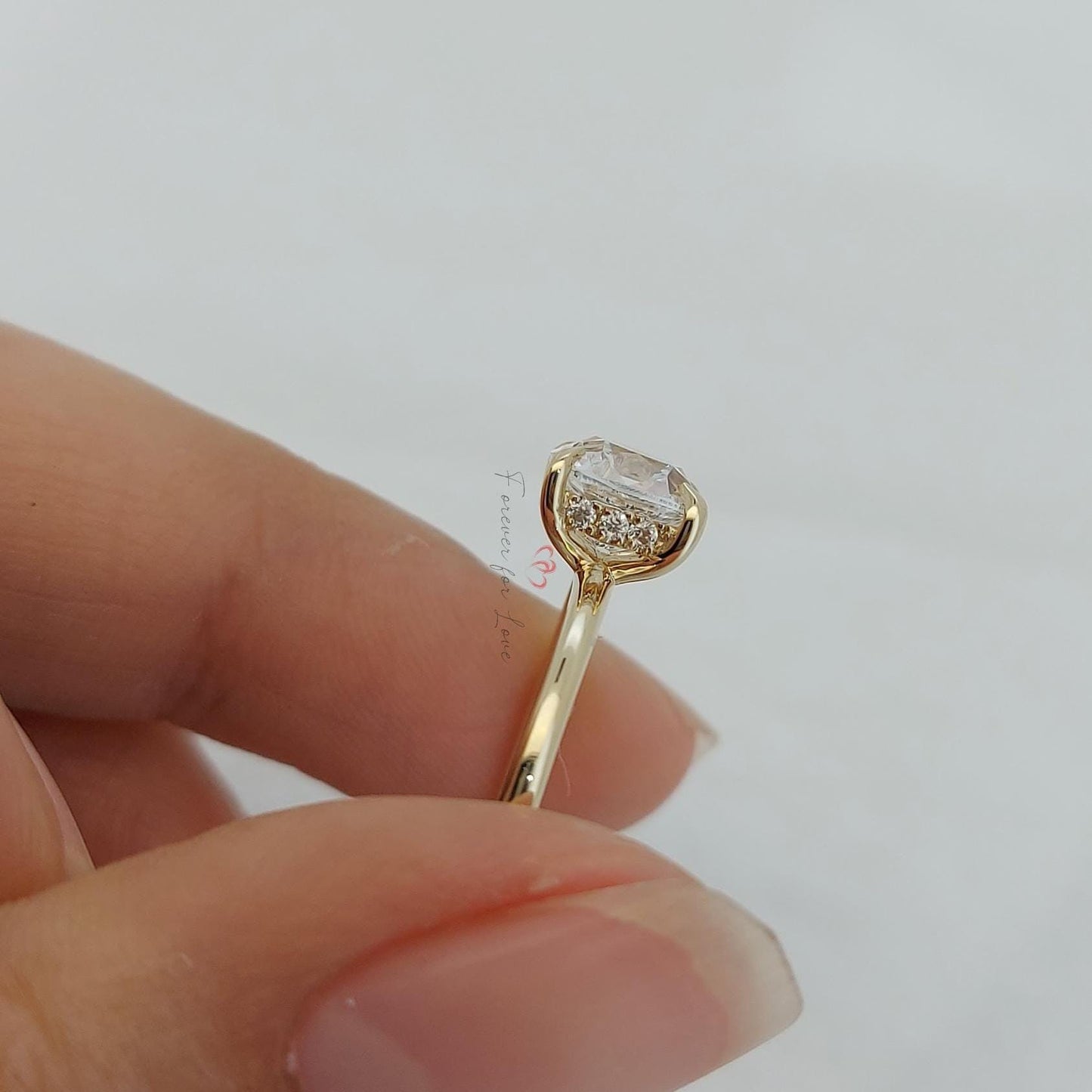 Bague de fiançailles halo caché avec diamant de laboratoire Old Mine certifié IGI – Personnalisable Cushion cut 1Ct Moissanite taille brillant engagement ring in Gold or Platinum — custom handcrafted by Forever For Love