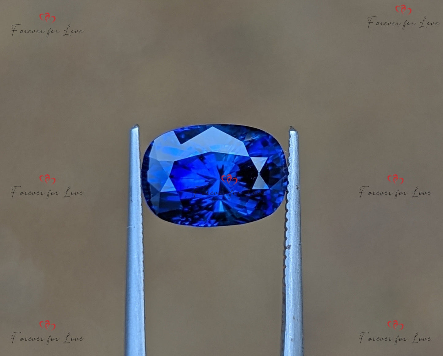 Natürlicher Royalblauer Saphir 3,15 Karat, Kissenschliff loser Edelstein, 9,5 x 6,7 x 6,1 mm, individuelles Schmuckgeschenk für sie Moissanite engagement ring in Gold or Platinum — custom handcrafted by Forever For Love
