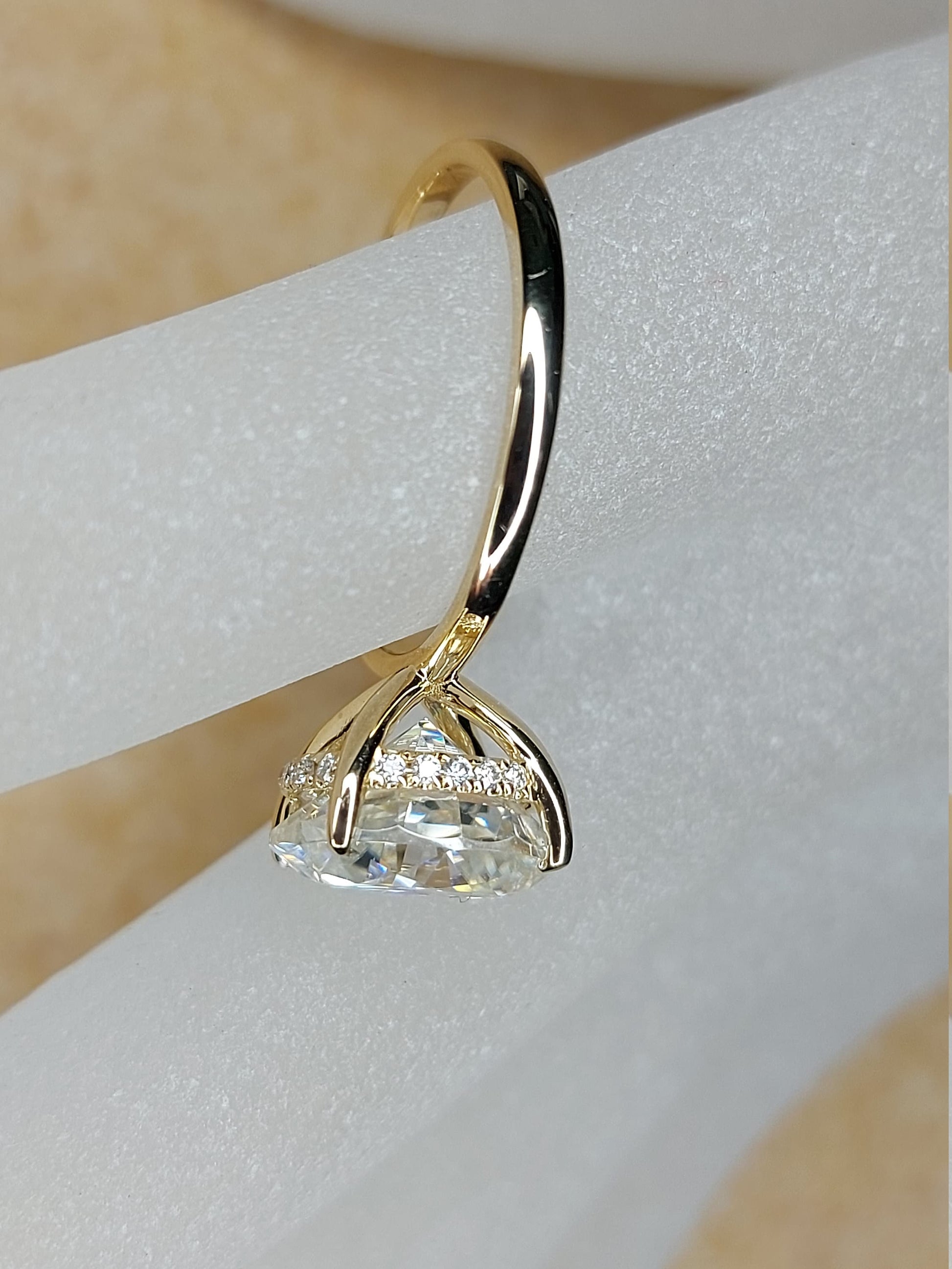 3.0 Ct Oval Moissanite Solitaire Engagement Ring