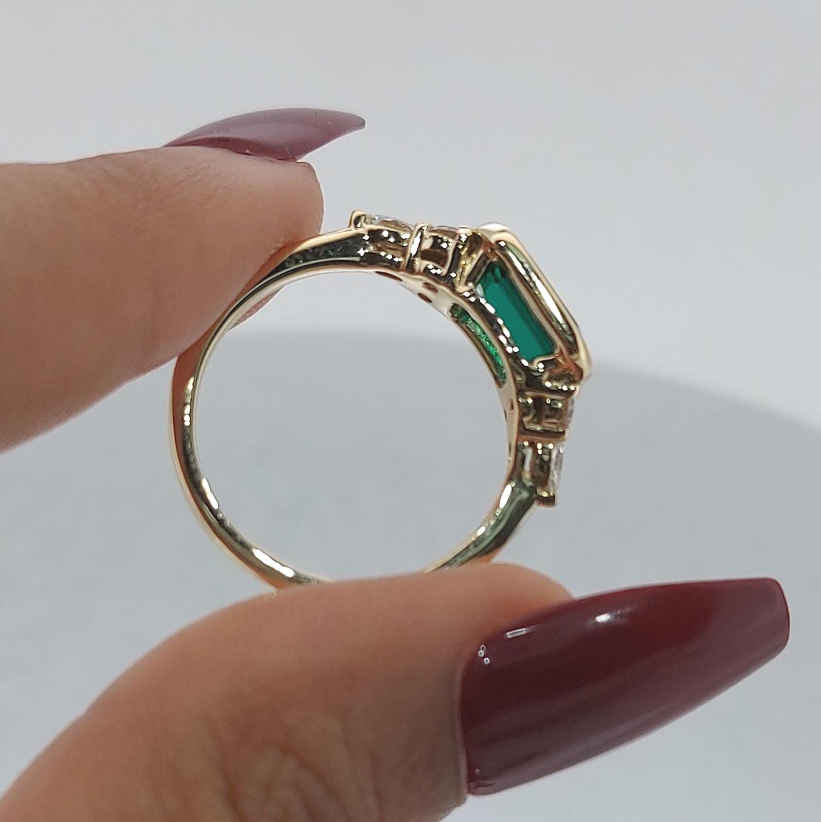 Marquise Diamond, Emerald Band