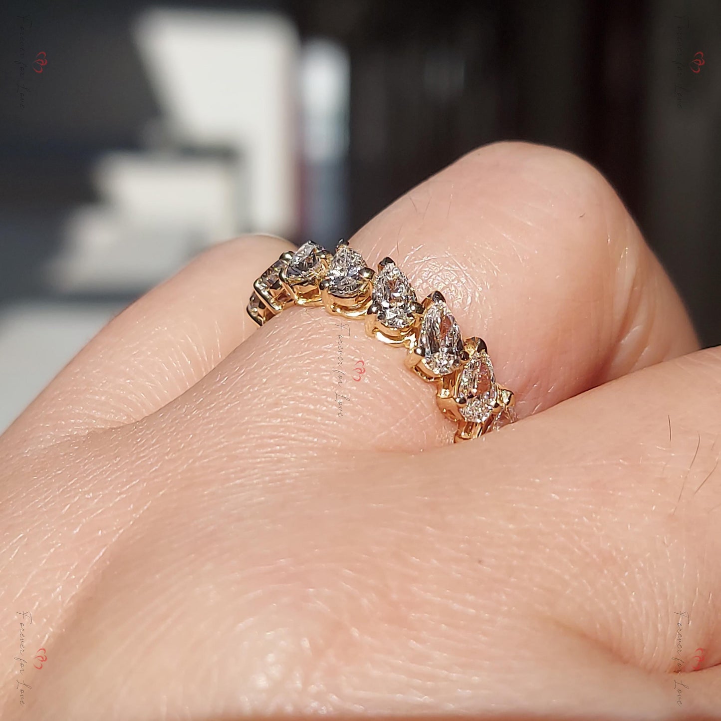 Bague Éternité Complète avec Diamants Taille Poire de Laboratoire, Certifiée, en Or Jaune, Sertie à Griffes Partagées Pear cut Moissanite taille brillant engagement ring in Gold or Platinum — custom handcrafted by Forever For Love