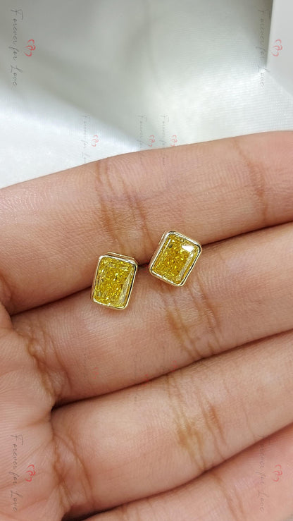 Lünette Radiant-Schliff Ohrstecker, Gelbe Radiant-Schliff Lünetten-Ohrstecker, 14k Gold Ohrstecker, 1 Karat Gesamtgewicht Geschenk für Mama