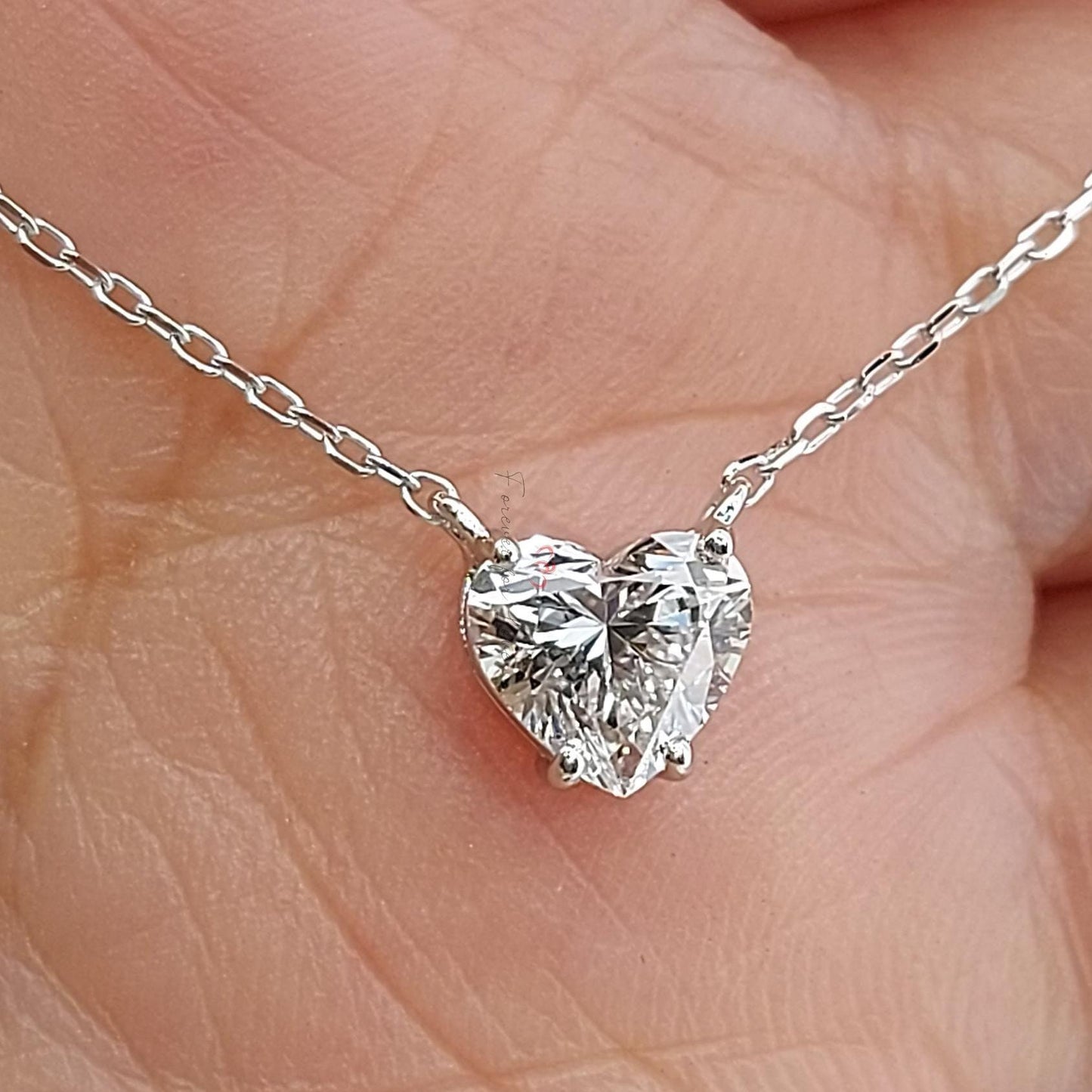 1 Karat zertifizierte Herz Diamant Halskette, 14k Gelbgold, zarte minimalistische Herz-Anhänger, Diamant Damenhalskette, besonderes Geschenk für sie. Moissanite engagement ring in Gold or Platinum — custom handcrafted by Forever For Love