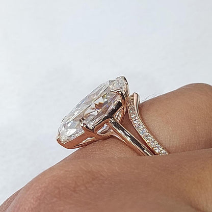 6.5 Ct Oval Moissanite Wedding Band