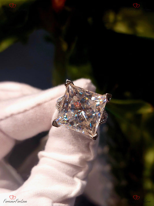10 Ct Princess Moissanite Solitaire Engagement Ring