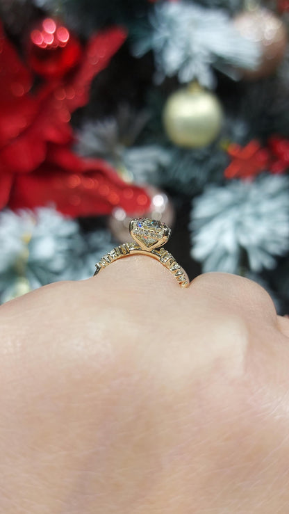 3.5 Ct IGI Certified Oval Lab Diamond Band