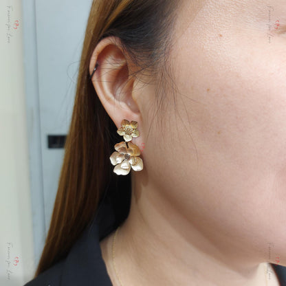 14k Gold Flower Drop, Solid Dangling Gold Earring with Flower Charms, Bubble Flower Earring Charm, Flower Earrings, Dangling diamond