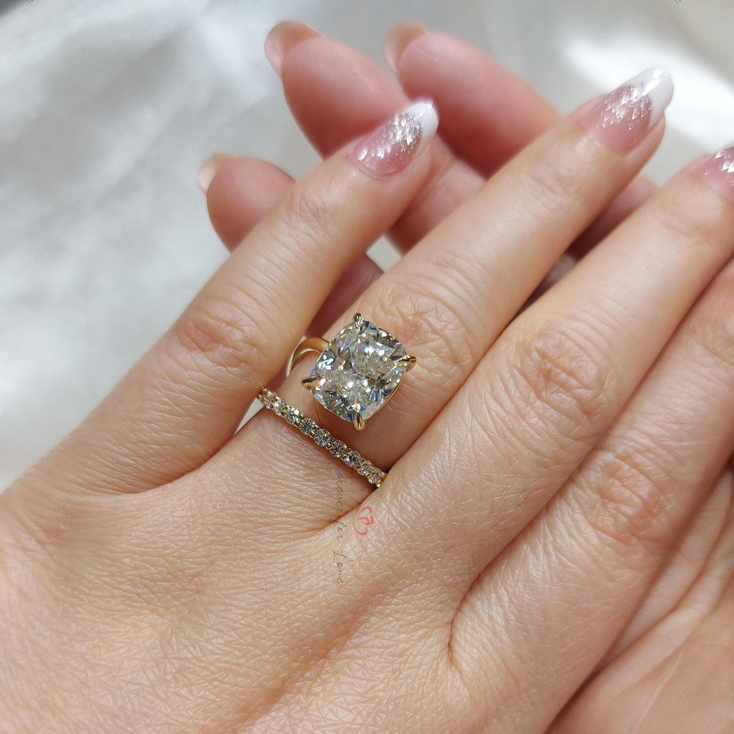 3,5 Karat IGI zertifizierter Cushion Labordiamant Halo Verlobungsring Cushion cut Moissanite engagement ring in 935er Argentium Silber — custom handcrafted by Forever For Love