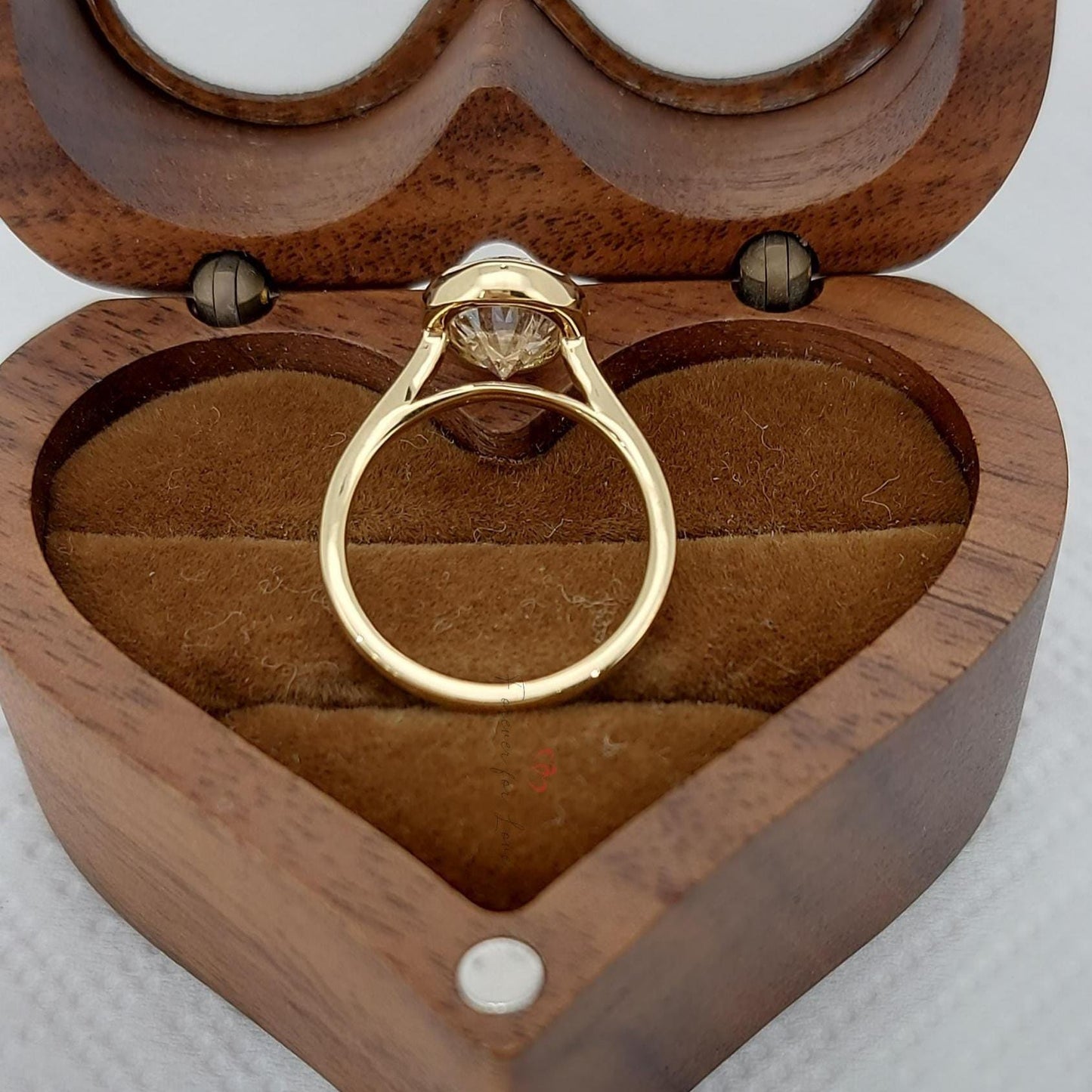 3 Karat D VVS1 IGI-zertifizierter, im Labor gezüchteter Diamant-Verlobungsring in Ovalschliff, im Labor gezüchteter Diamant mit Lünettenfassung, Verlobungsring, Antragsring, Versprechensring Oval cut Moissanite engagement ring in 935 Argentium Silber — custom handcrafted by Forever For Love