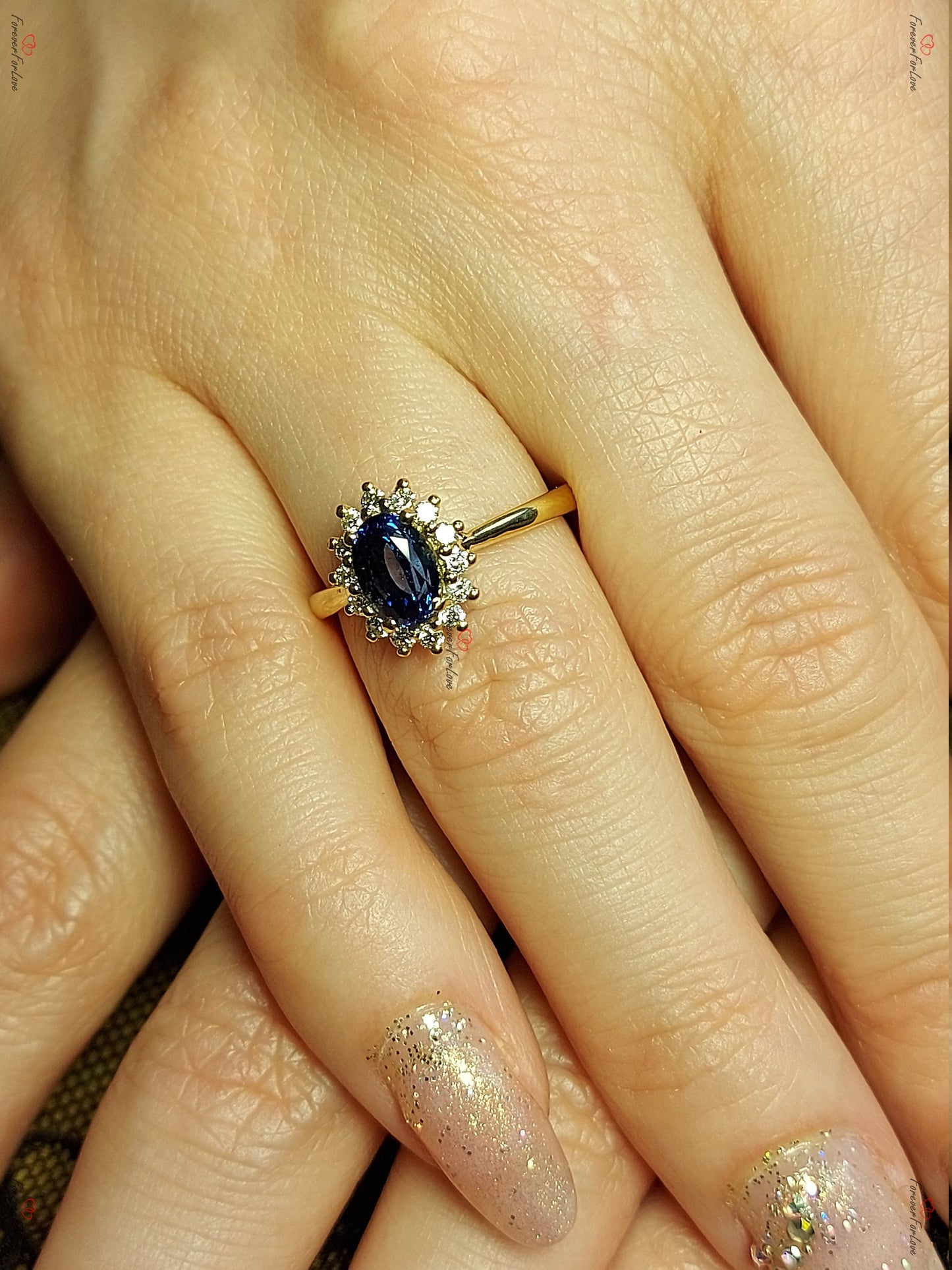 Ovaler blauer Diamant, Saphir-Verlobungsring Oval cut Moissanite engagement ring in 935 Argentium Silber — custom handcrafted by Forever For Love