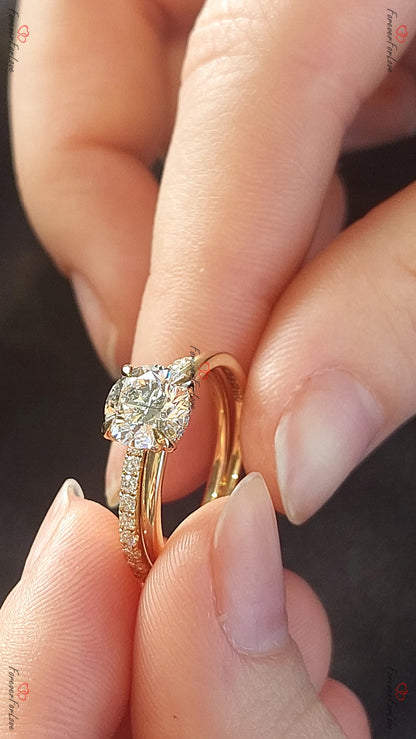2 Ct Round Lab Diamond Engagement Ring