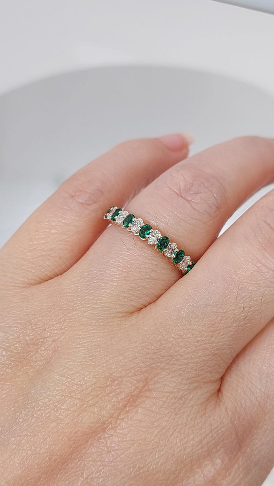 Oval Diamond, Emerald Half Eternity Band