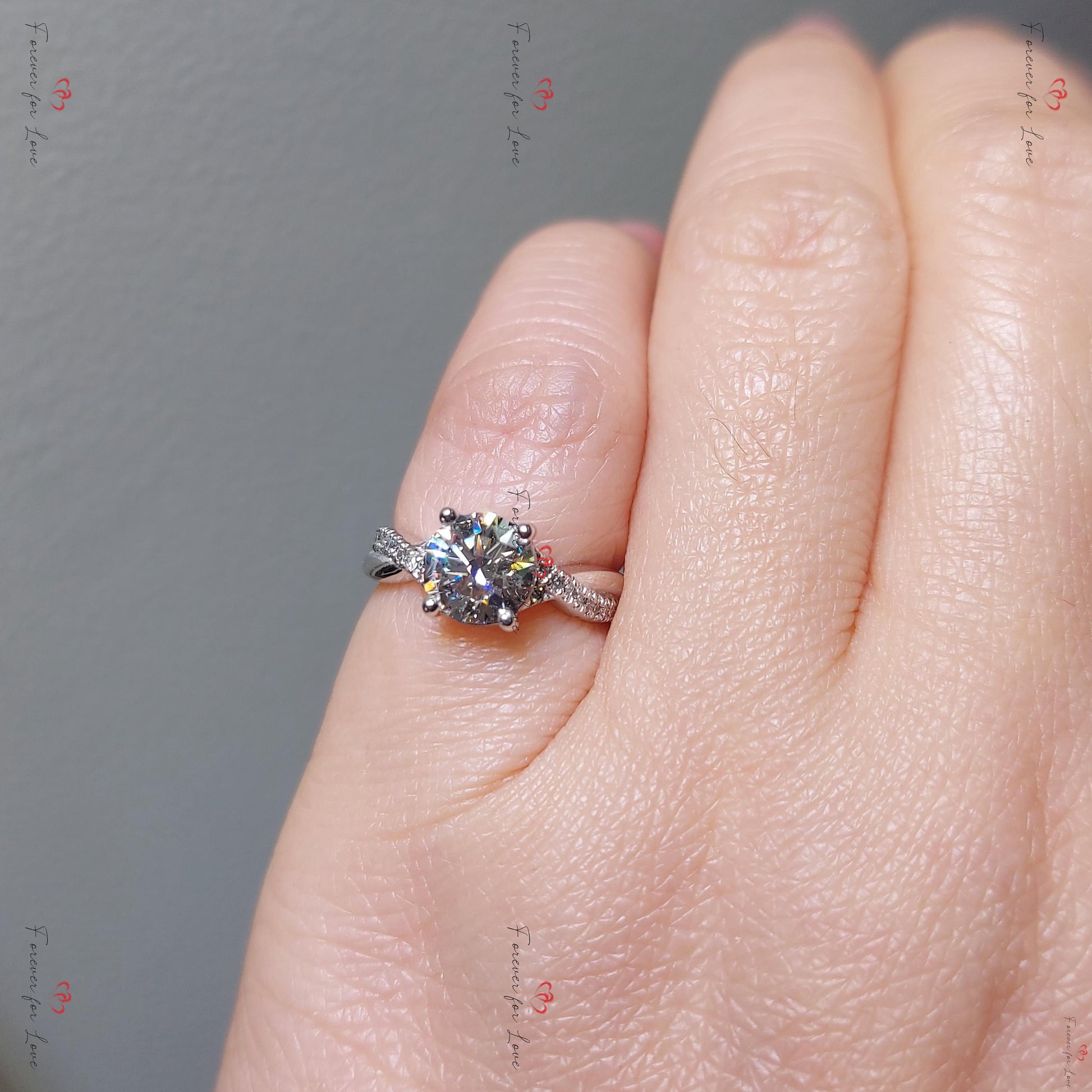 1 Ct IGI Certified Round Lab Diamond Solitaire Engagement Ring