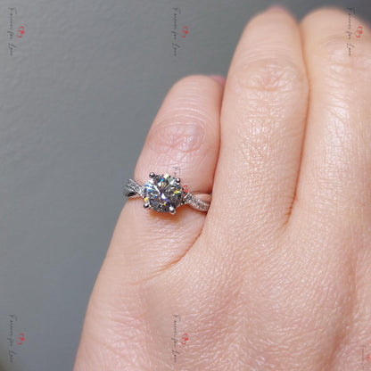 1 Ct IGI Certified Round Lab Diamond Solitaire Engagement Ring