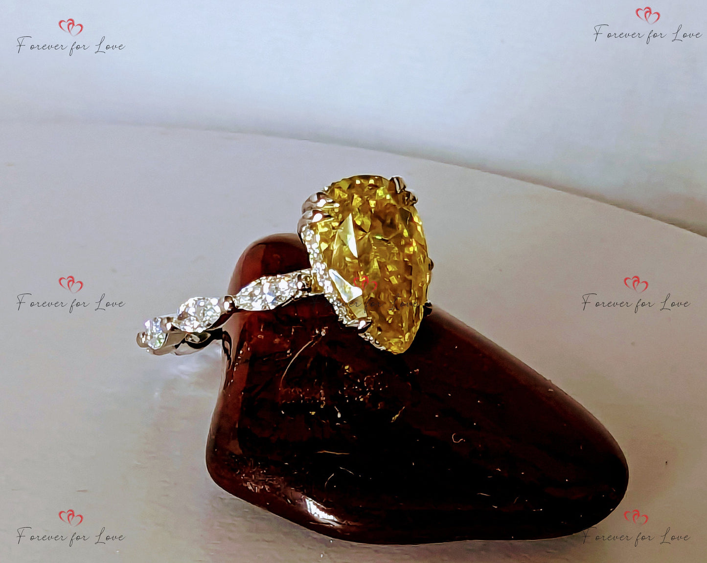 Bague de fiançailles en moissanite poire 4 carats avec anneau marquise Pear cut Moissanite taille brillant engagement ring in Gold or Platinum — custom handcrafted by Forever For Love