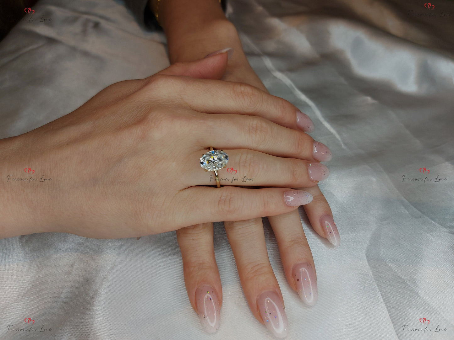 3 Karat Oval-Diamant, Moissanit versteckter Halo Verlobungsring Oval cut Moissanite engagement ring in 935 Argentium Silber — custom handcrafted by Forever For Love