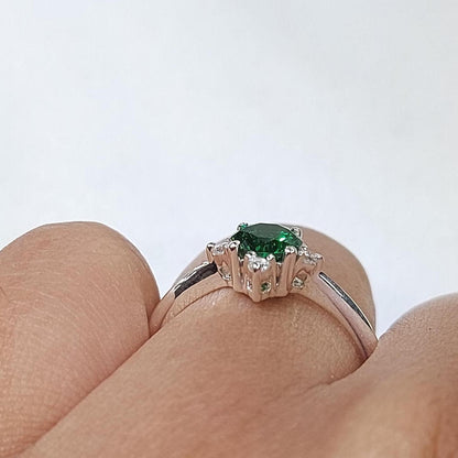 1.1 Ct Round Lab Diamond, Emerald Engagement Ring