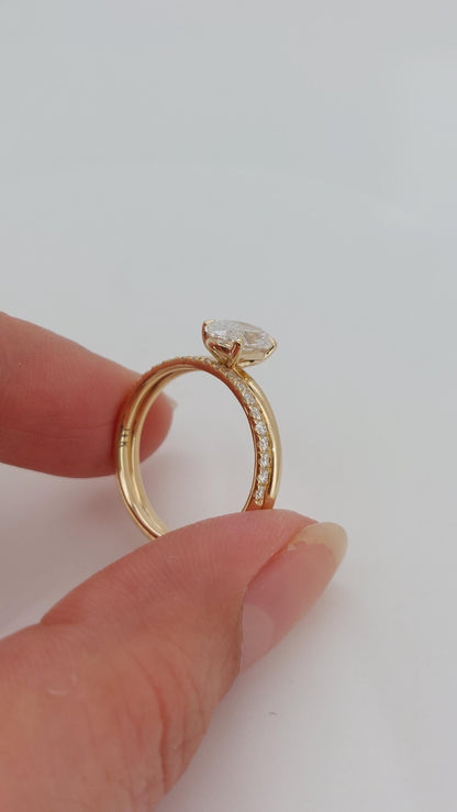 1 Ct Oval Lab Diamond Engagement Ring
