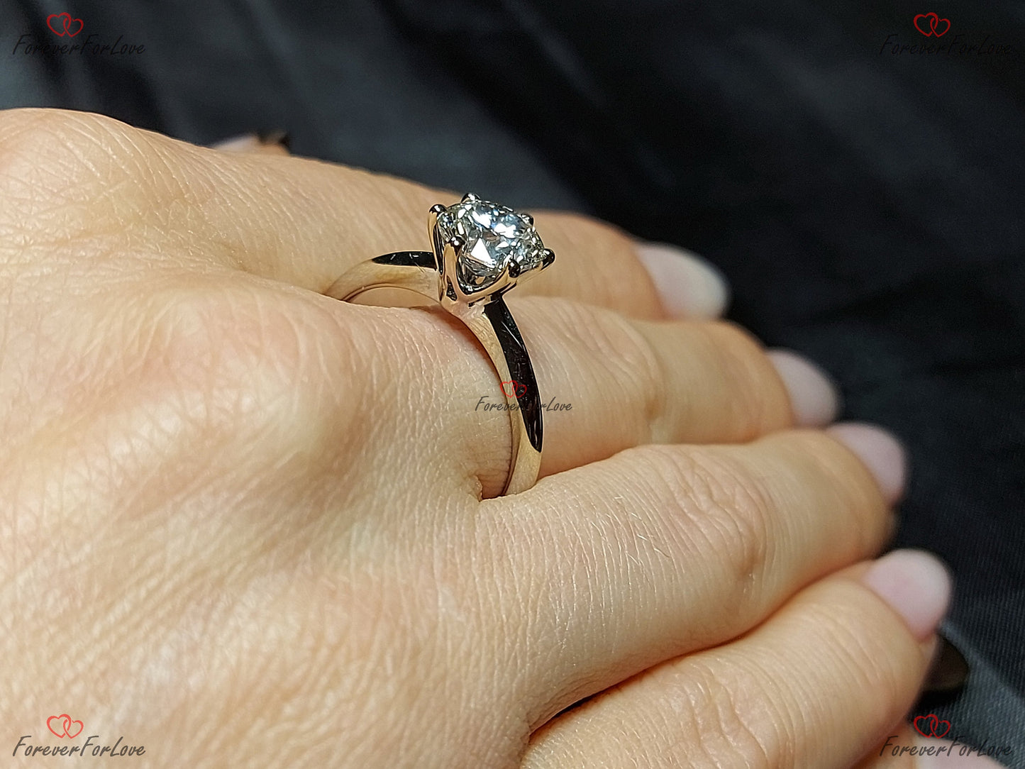1,9 Karat runder Labor-Diamant Solitär Verlobungsring Round cut Moissanite engagement ring in 935 Argentium Silber — custom handcrafted by Forever For Love