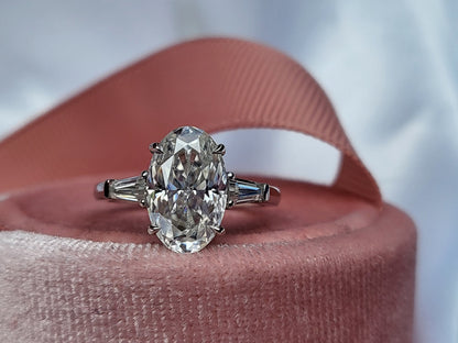 Oval Cut tapered baguette Moissanite Engagement Ring 3CT Moissanite Ring Unique Three-Stone Anniversary Gift Vintage Style Promise Ring.