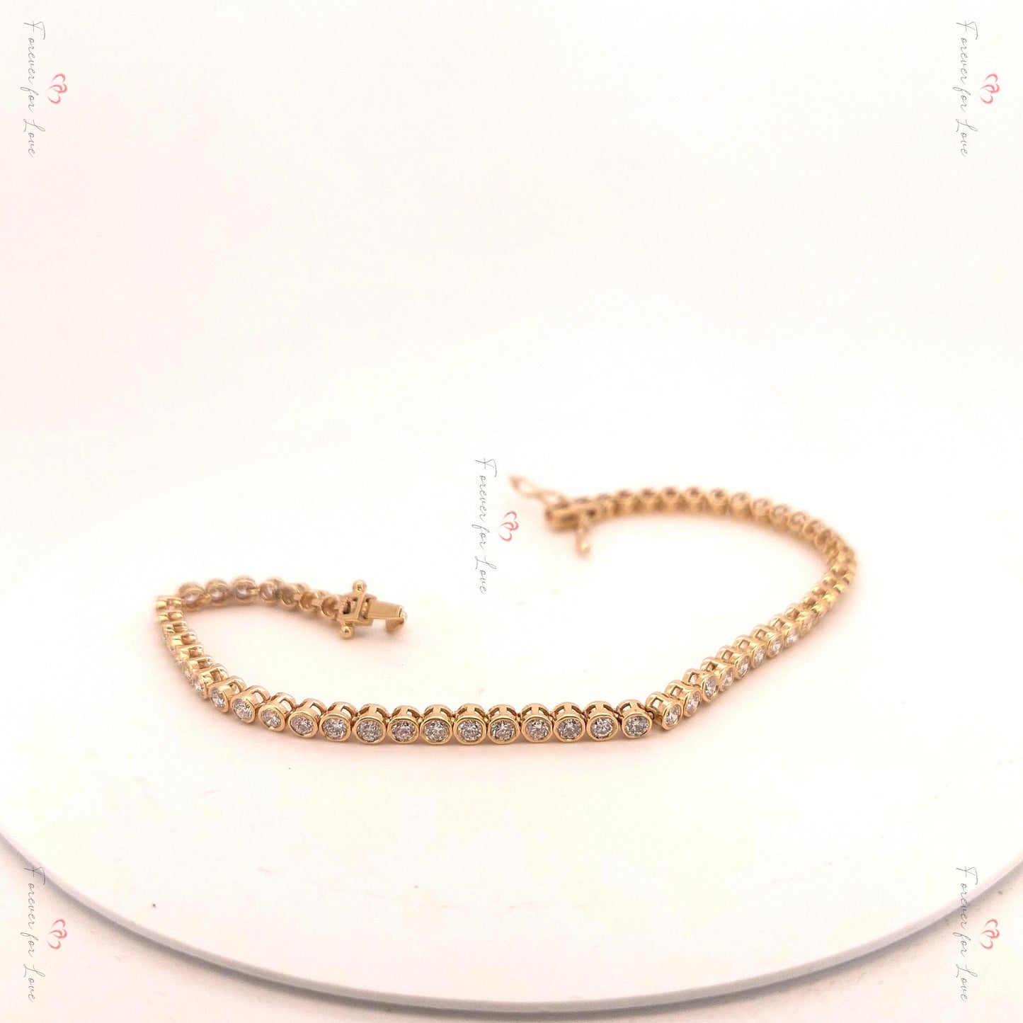 Diamant Tennis Armband Lünette 14K Weißgold rundes Tennis Armband, Labor gezüchtetes Armband, wunderschönes Weißes Diamant Armband, rundes Armband. Moissanite engagement ring in Gold or Platinum — custom handcrafted by Forever For Love