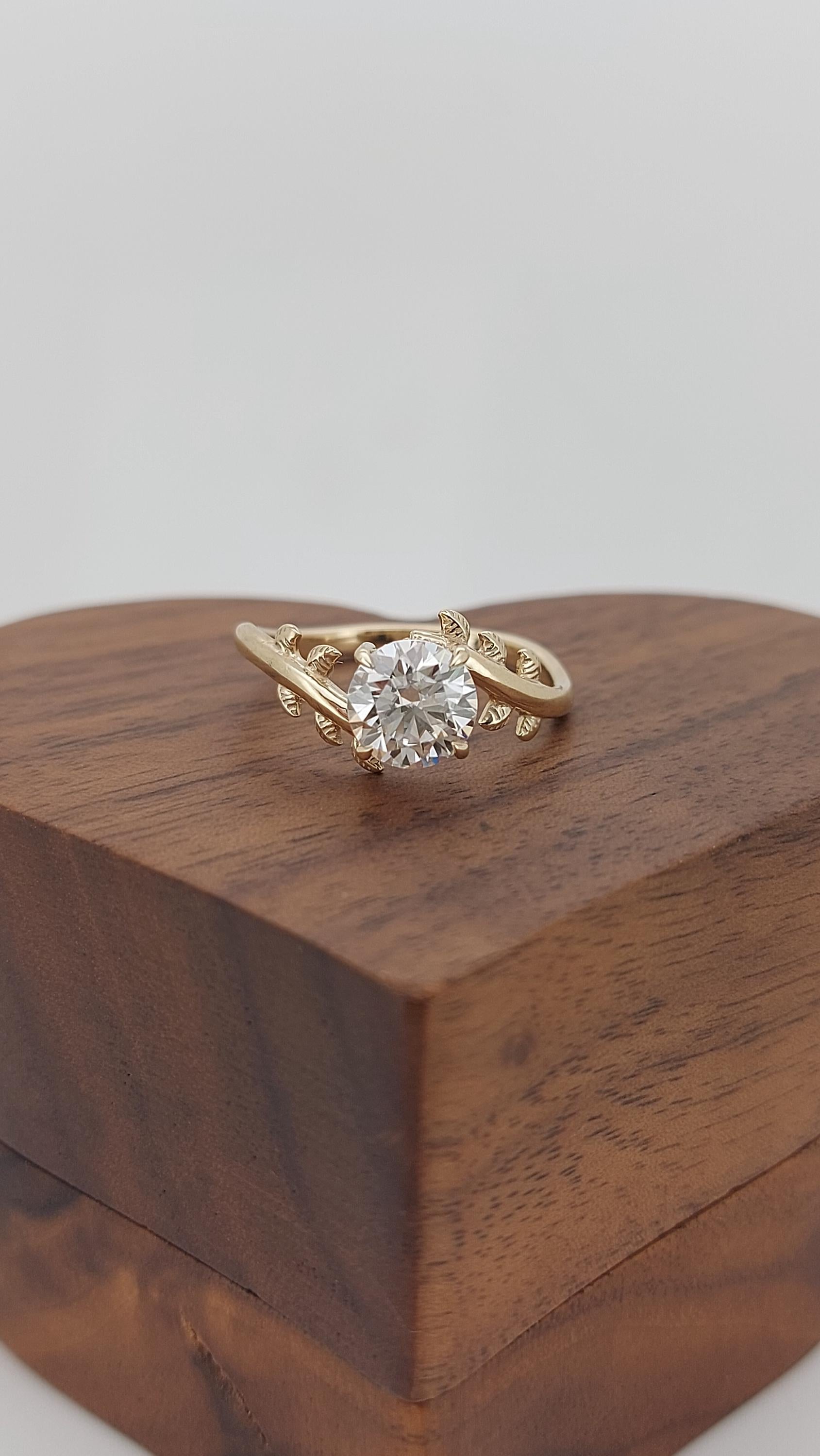 Round Diamond, Moissanite Eternity Band