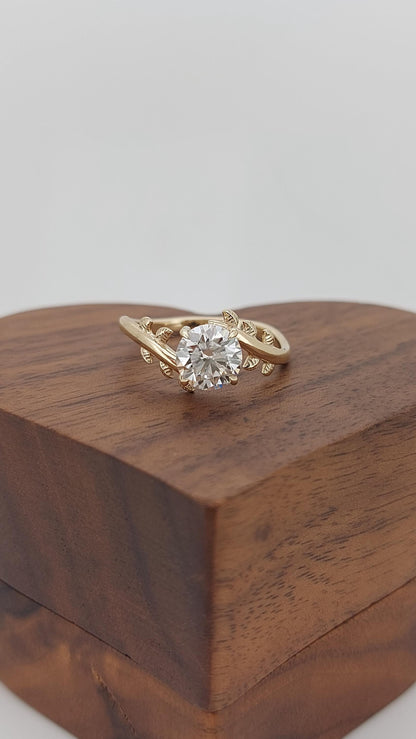 Round Diamond, Moissanite Eternity Band