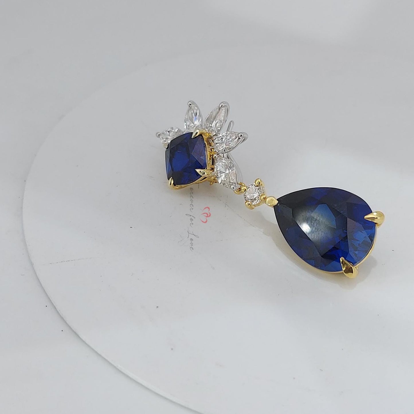 Boucles d'oreilles saphir et diamant, boucles d'oreilles saphir bleu en or 14 carats, clous d'oreilles saphir en forme de goutte avec diamants de laboratoire, boucles d'oreilles pierre de naissance de septembre Moissanite engagement ring in Gold or Platinum — custom handcrafted by Forever For Love