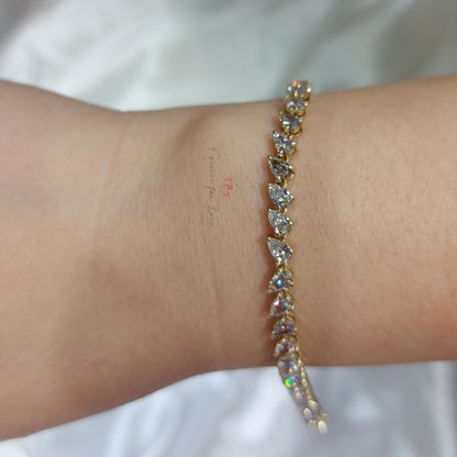 14K Gelbgold Birne Laborgezüchtetes 3-Krappen-Diamant Tennisarmband 10 Karat Gesamtgewicht E, VS1 Geburtstagsgeschenk für Mama