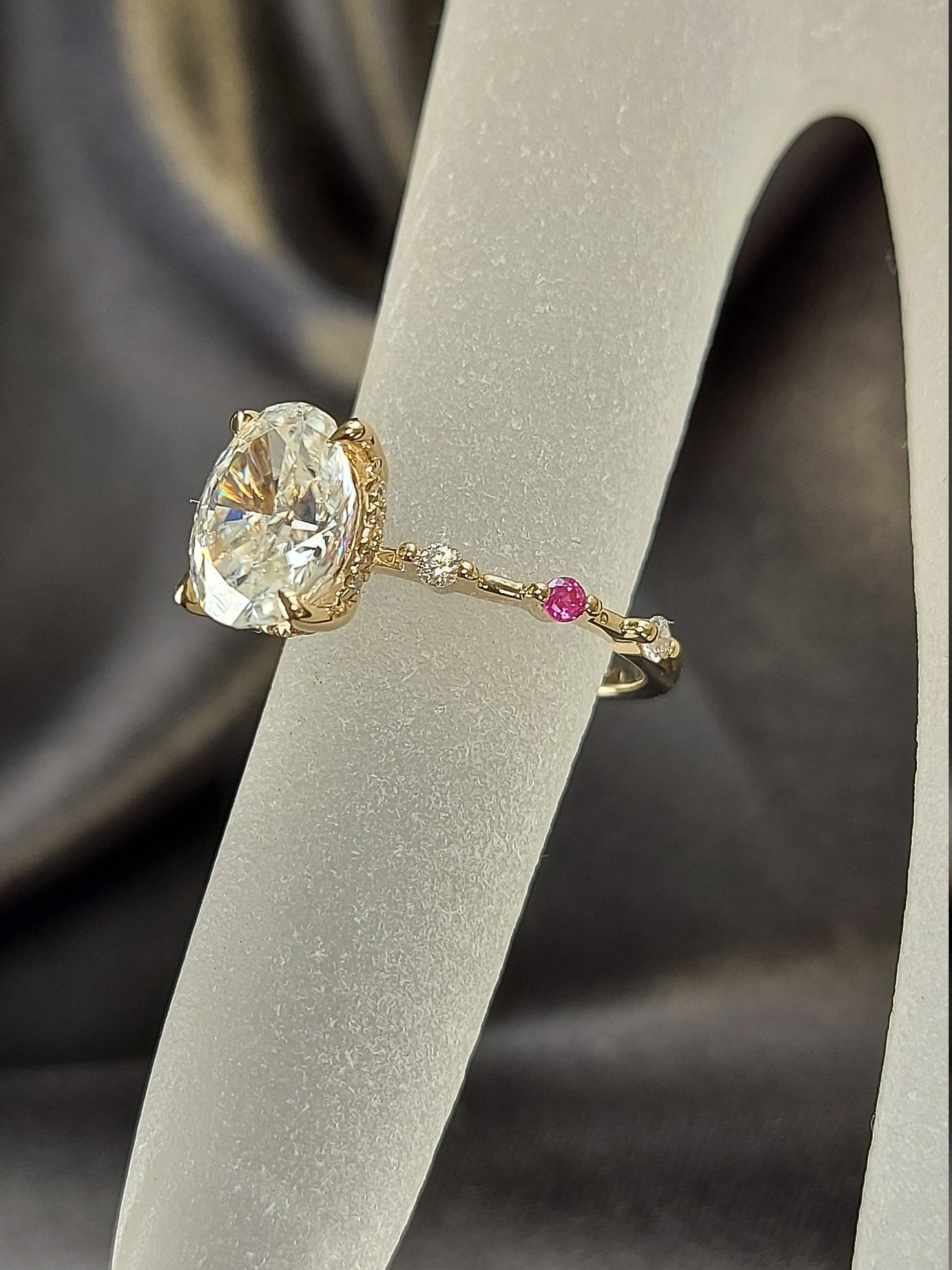 2 Ct Oval Moissanite Engagement Ring