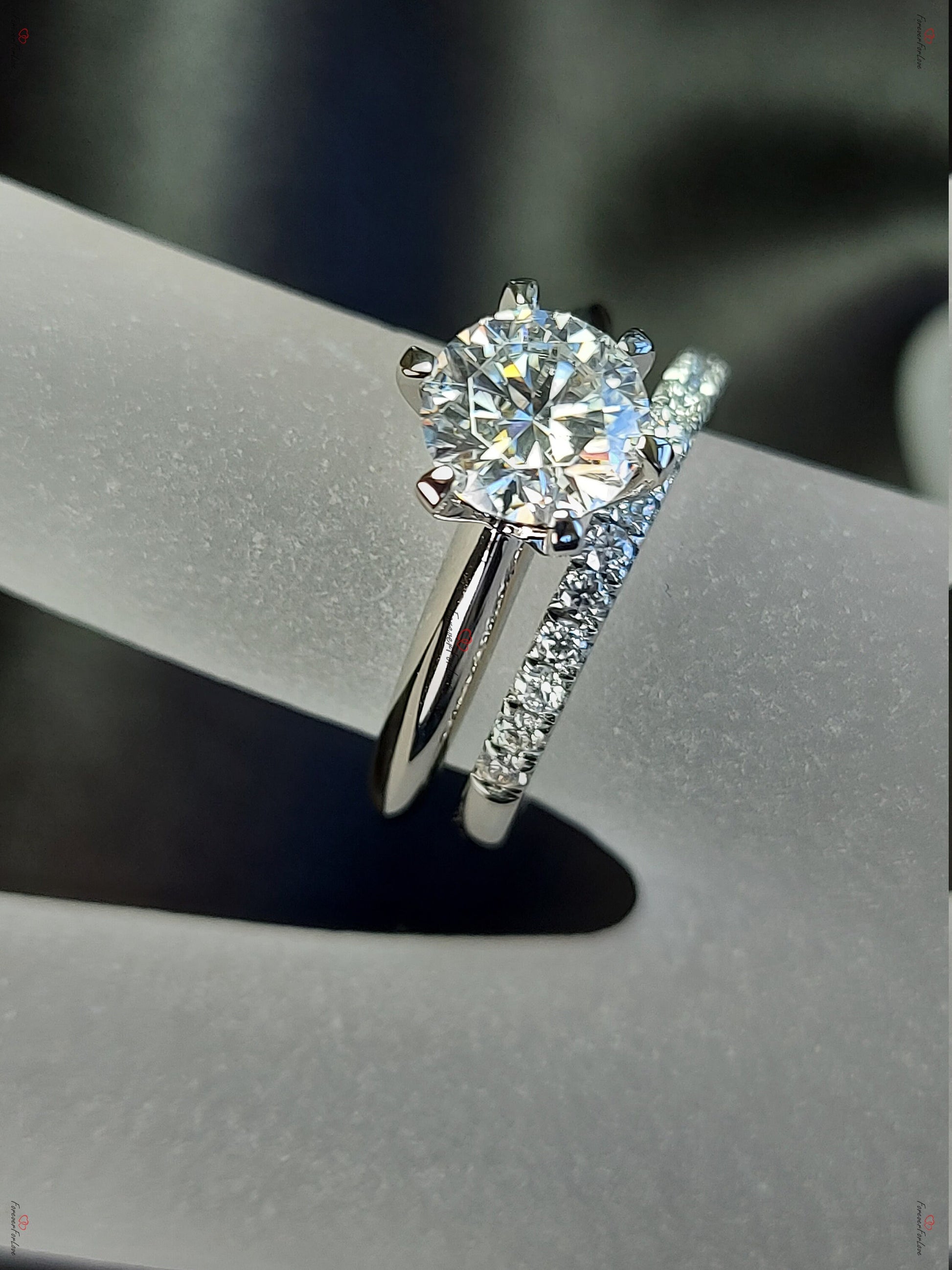 1.2 Ct IGI Certified Round Diamond Engagement Ring