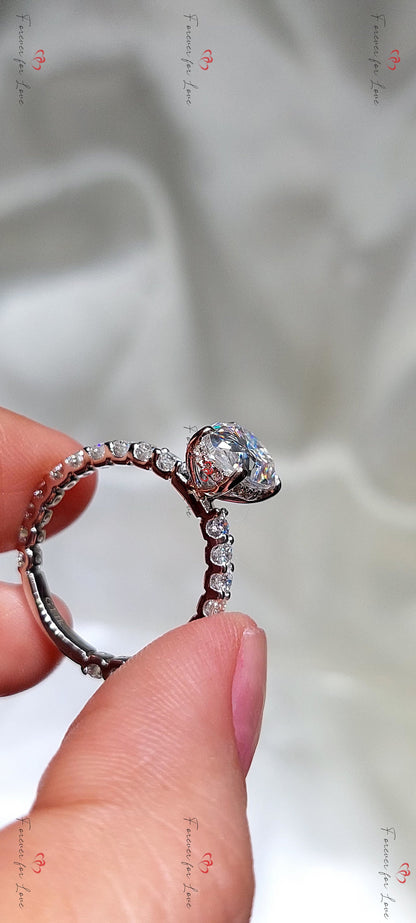 2 Ct Pear Moissanite Engagement Ring