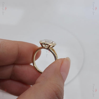 4 Ct IGI Certified Oval Lab Diamond Solitaire Engagement Ring