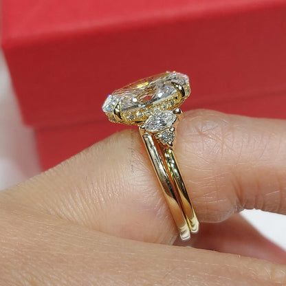 4 Ct IGI Certified Oval Lab Diamond Wedding Band