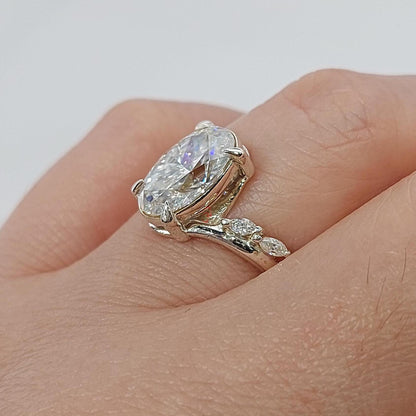2 Ct IGI Certified Oval Lab Diamond Engagement Ring