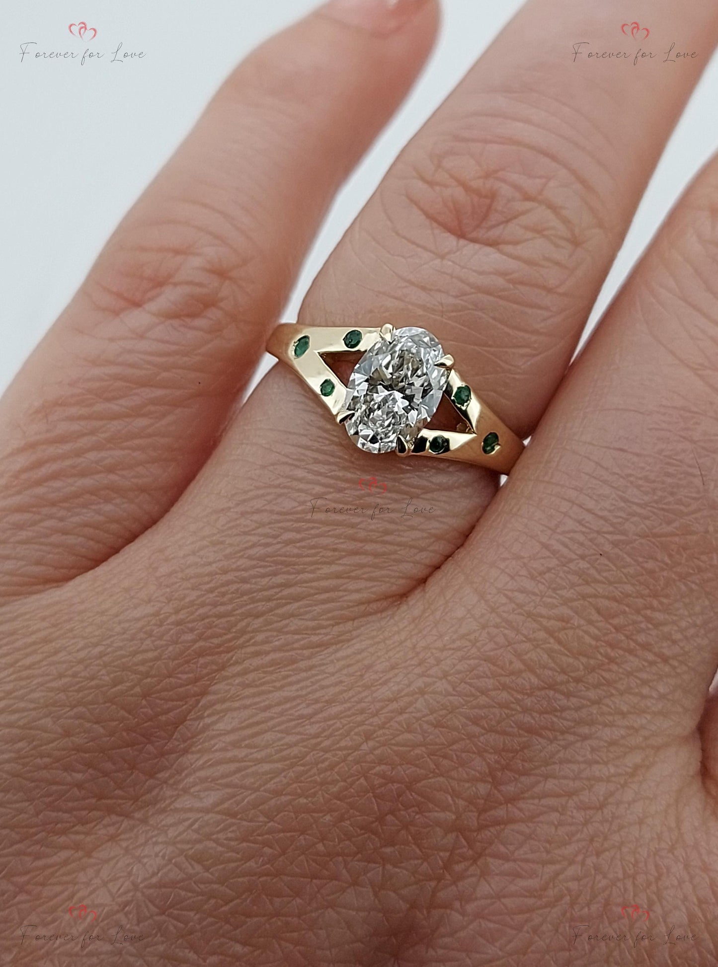1 Karat IGI zertifizierter ovaler Diamant, Smaragd-Verlobungsring Oval cut Moissanite engagement ring in 935er Argentium Silber — custom handcrafted by Forever For Love