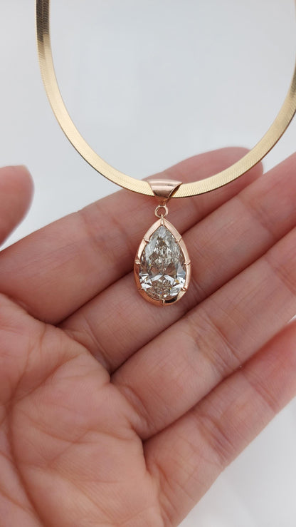 Birnenförmiger Diamant-Solitär-Floating-Anhänger mit 45 cm Kette, IGI-zertifiziert, 6 Karat, F-Farbe, VS1 Reinheit, 14 Karat Gelbgold, im Labor gezüchteter Diamant